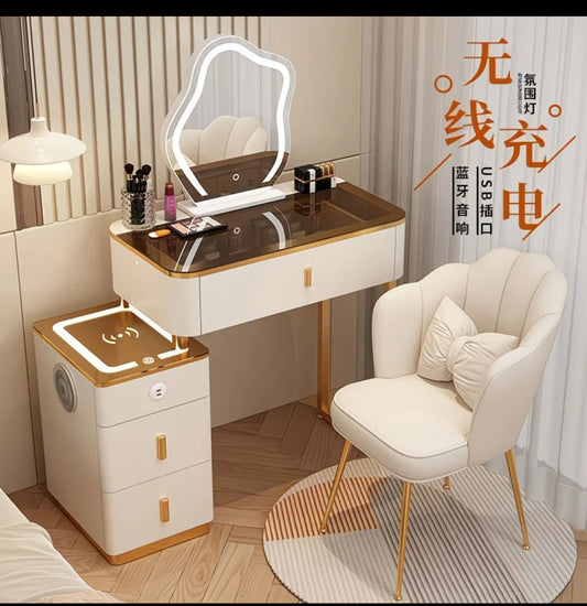 Vanity mirror