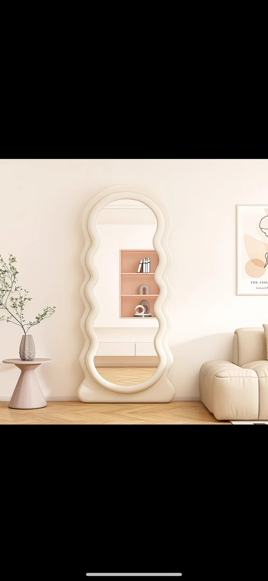 Wavy shape full mirror